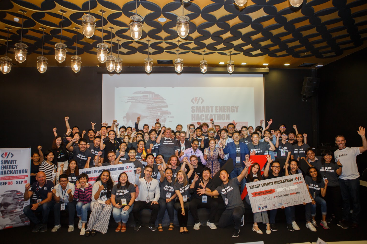 Smart Energy Hackathon Innovators Produce 16 Energy Solutions 79 Hackers, 16 Teams, 33 Mentors, One Mission