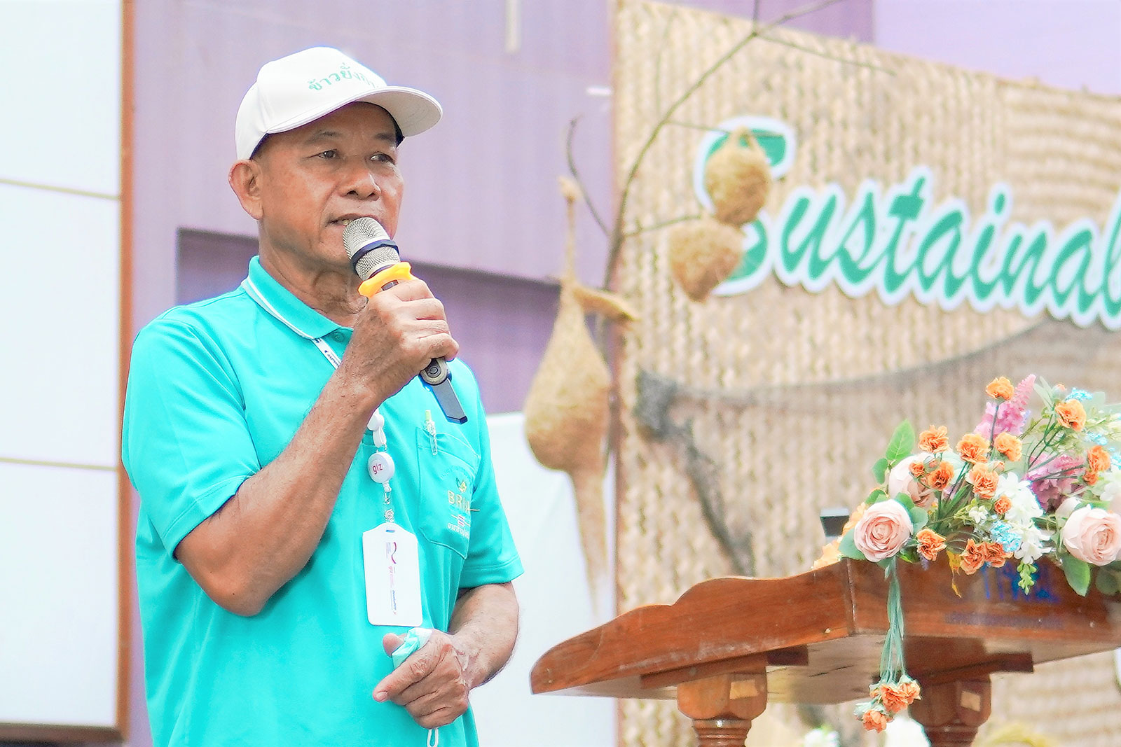 Wanna Sriwilai, MSVC Thailand member from Warinchamrap District, Ubon Ratchathani (นายวรรณะ ศรีวิไล เกษตรกจากกลุ่มข้าวยั่งยืนตำบลโพธิ์ใหญ่ อำเภอวารินชำราบ จังหวัดอุบลราชธานี)