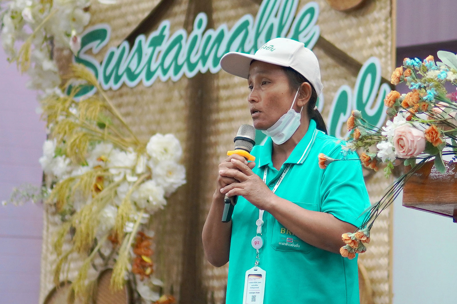 Udon Kamwongsa, MSVC Thailand project member from Samrong District, Ubon Ratchathani (คุณอุดร คำวงสา เกษตรกรรายย่อย อำเภอสำโรง จังหวัดอุบลราชธานี สมาชิกโครงการ MSVC ประเทศไทย)
