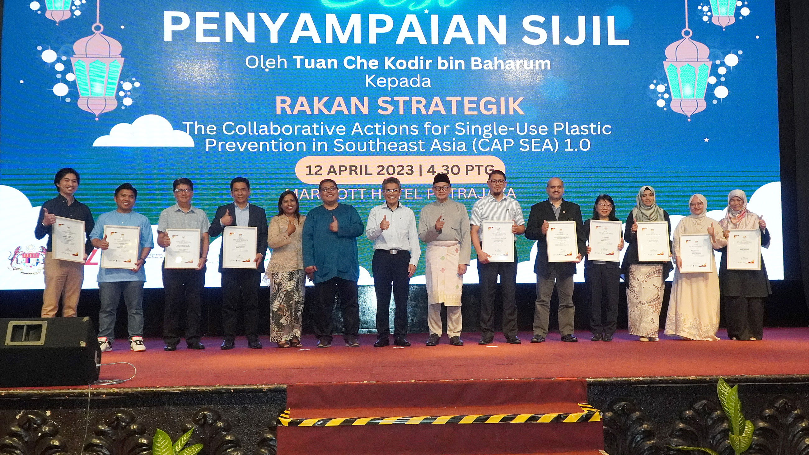 Strategic partners that contributed to CAP SEA 1.0 received a certificate of appreciation from the Ministry of Economy of Malaysia. (Photo: Nadirah Abd Manaf, GIZ)