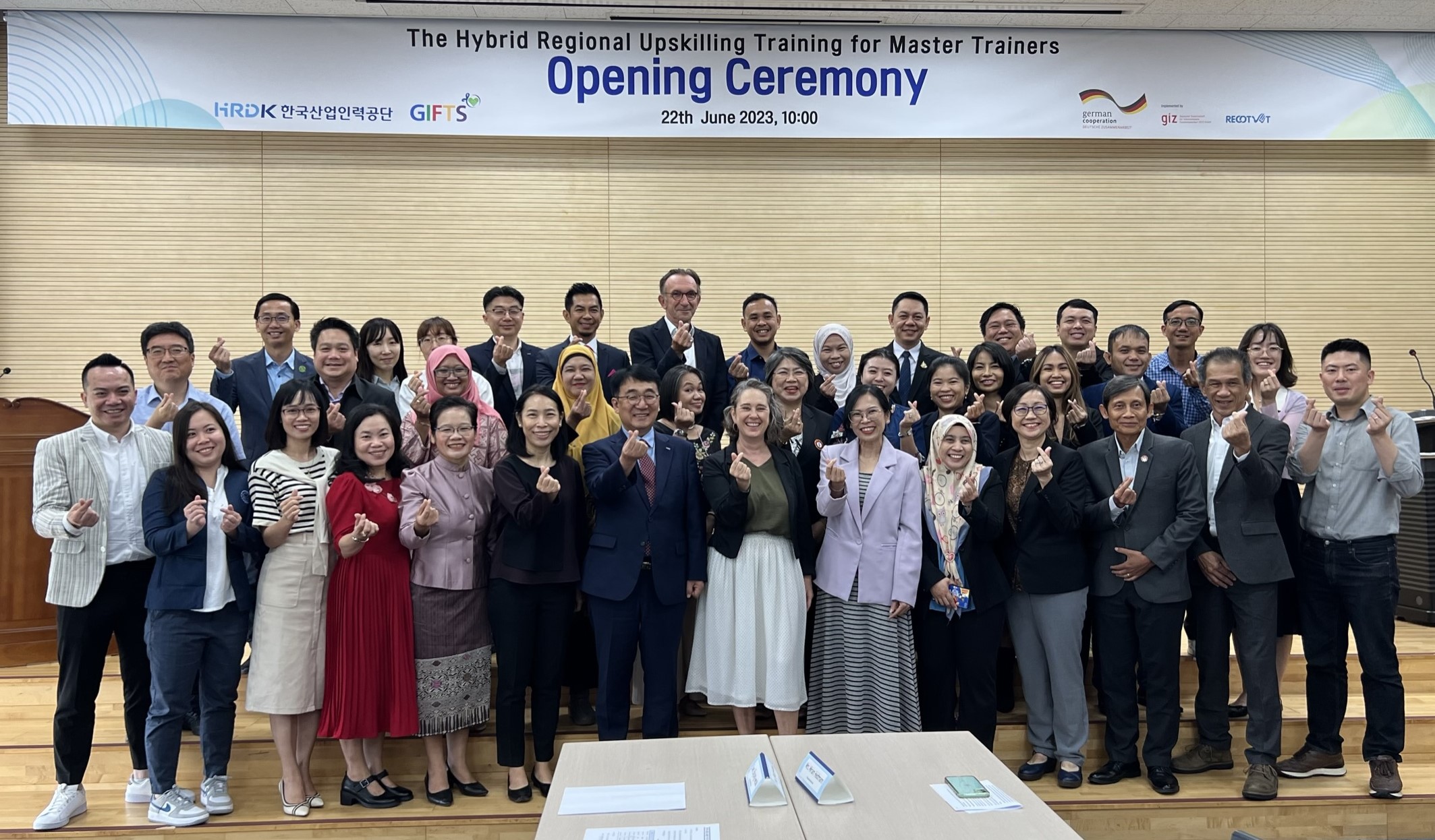 Byung-wook Lee, the Executive Director of HRDK GIFTS, and Miriam Heidtmann, the Programme Director of RECOTVET (centre), warmly welcomed ASEAN trainers attending the on-site Regional Master Trainer Training, which took place from 19th to 30th June 2023, in Incheon, Republic of Korea.