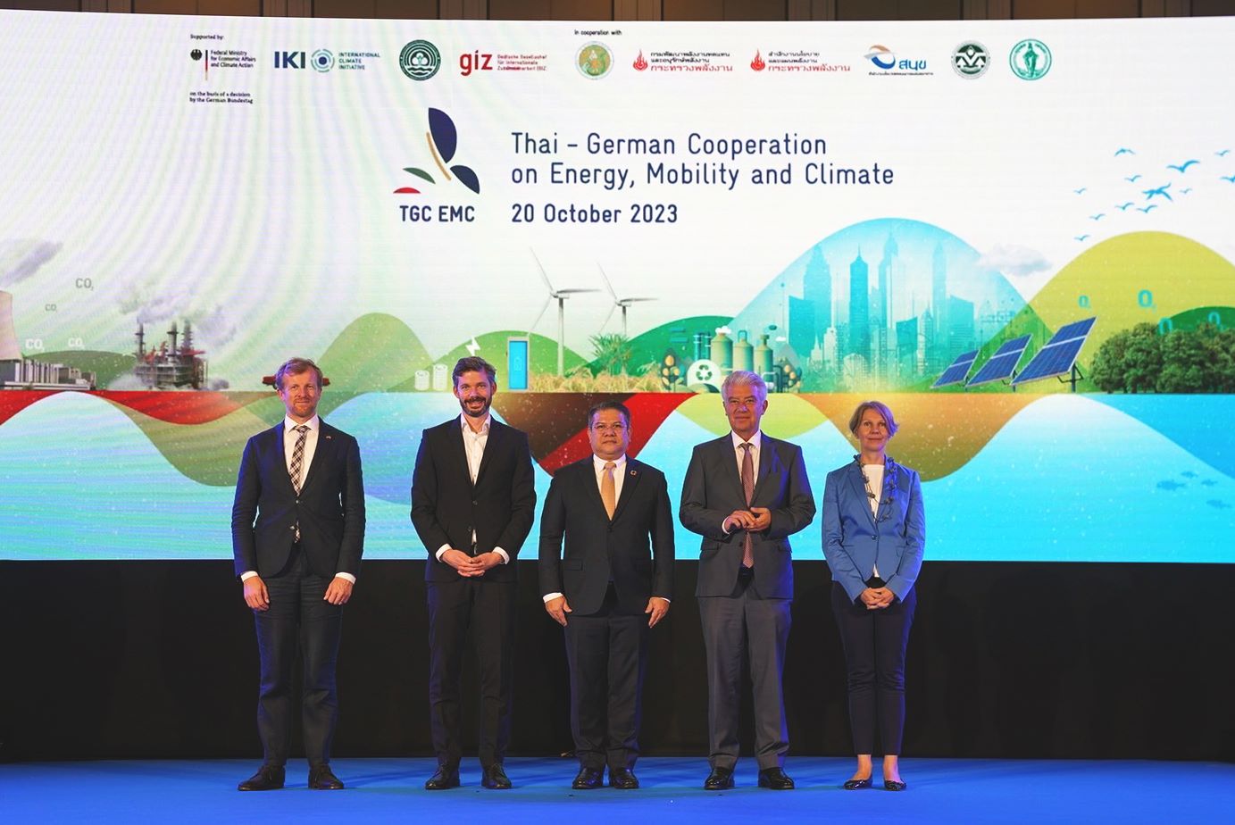 (From left to right) Mr Reinhold Elges Country Director of GIZ Thailand; Dr Philipp Behrens, Head of Division, International Climate Initiative (IKI), Federal Ministry for Economic Affairs and Climate Action (BMWK); Mr Pavich Kesavawong, Deputy Director-General, Department of Climate Change and Environment (DCCE); Dr Ernst Reichel, Ambassador of Germany to Thailand; Dr Dominika Kalinowska, TGC EMC Project Director, GIZ