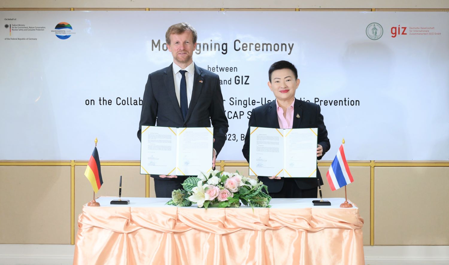 (From left to right) Mr. Reinhold Elges, Country Director of GIZ Thailand, Mrs. Wantanee Wattana, Deputy Permanent Secretary and Acting Permanent Secretary of the BMA